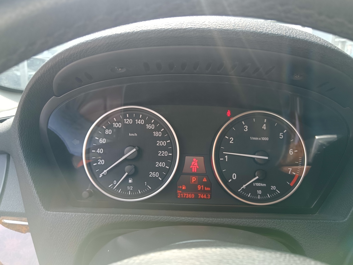 寶馬 寶馬X5  2011款 xDrive35i 領(lǐng)先型圖片