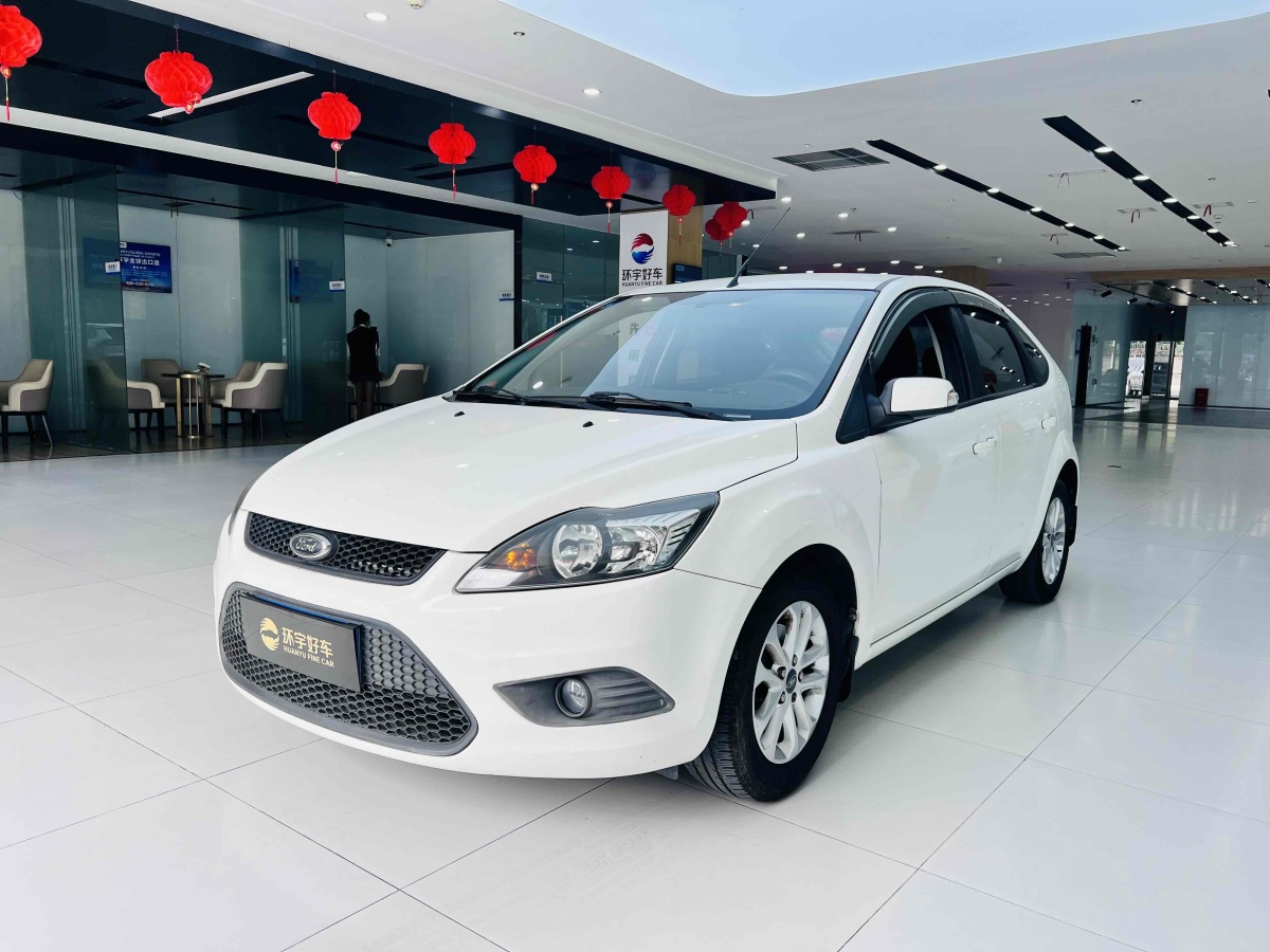 福特 ?？怂? 2013款 兩廂經(jīng)典 1.8L 手動基本型圖片