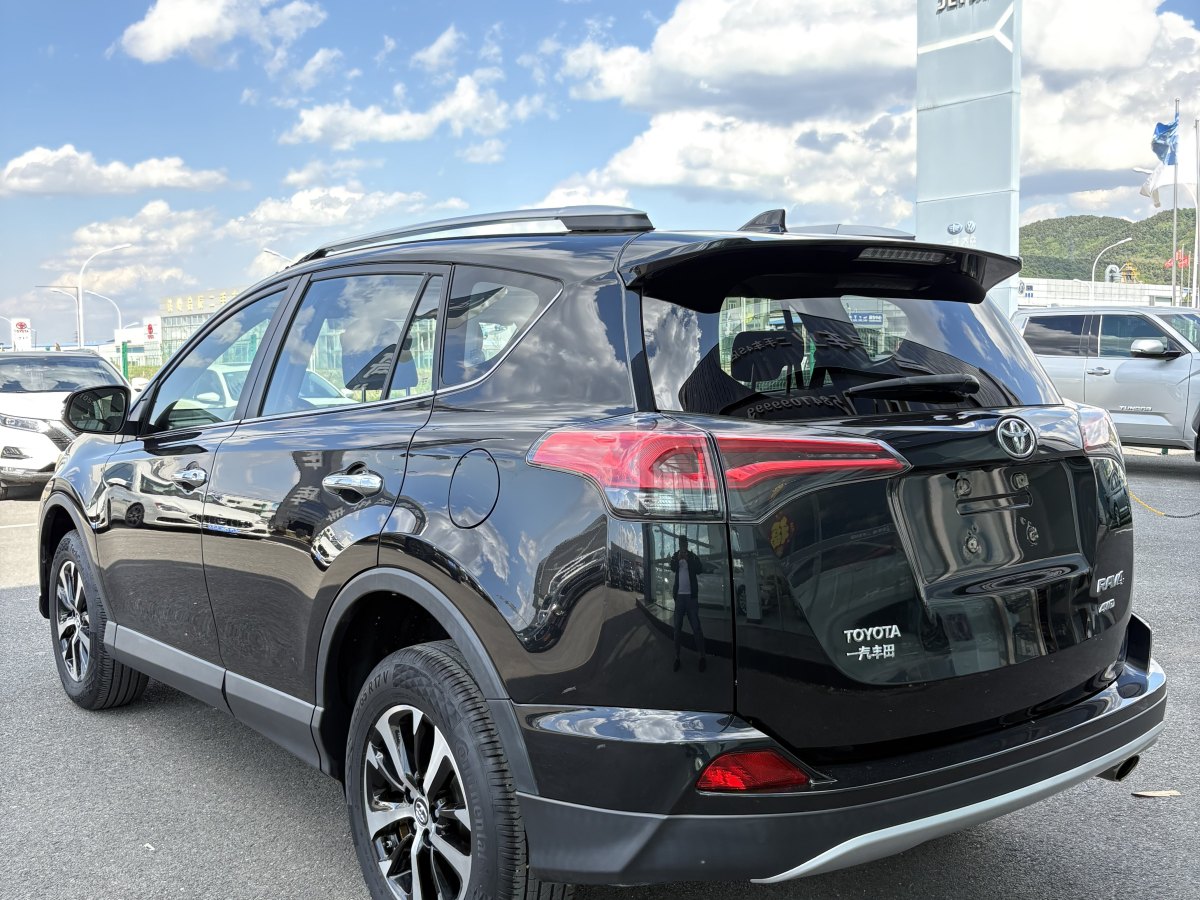 豐田 RAV4  2016款 榮放 2.0L CVT四驅(qū)新銳版圖片