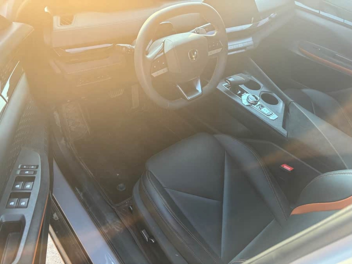 長安 長安UNI-V  2022款 1.5T 運動版圖片