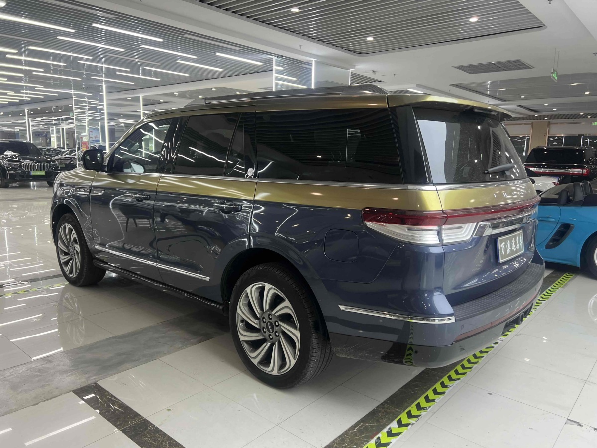 林肯 領(lǐng)航員  2022款 3.5T 尊耀版圖片