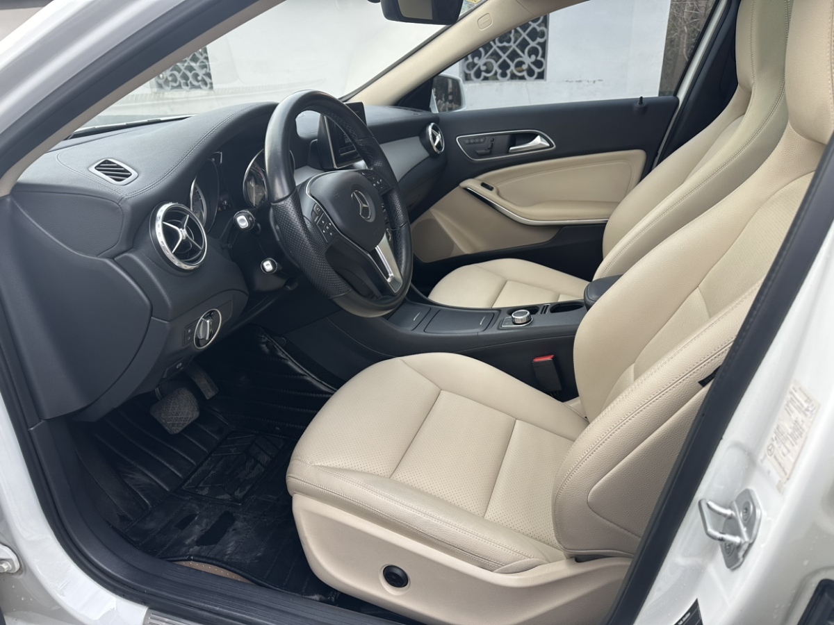 奔馳 奔馳GLA  2015款 GLA 220 4MATIC 豪華型圖片