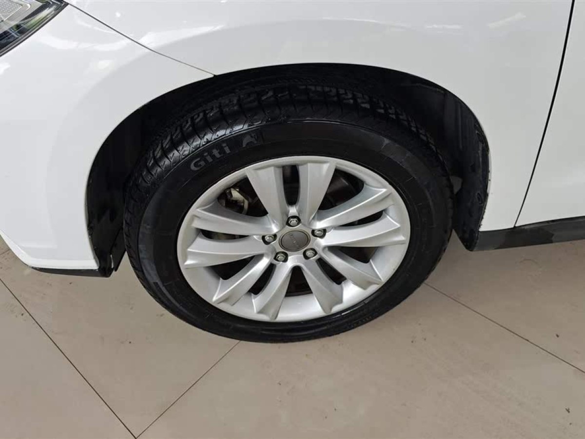 哈弗 H2  2015款 1.5T 自動(dòng)兩驅(qū)尊貴版圖片