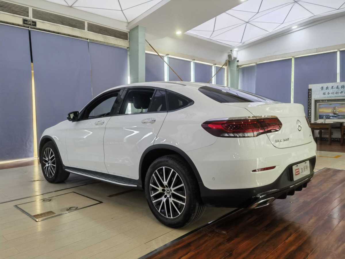 奔馳 奔馳GLC  2022款 GLC 300 4MATIC 轎跑SUV圖片