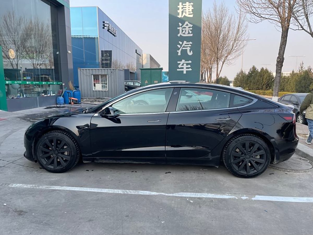 特斯拉 Model 3  2020款 改款 標(biāo)準(zhǔn)續(xù)航后驅(qū)升級版圖片