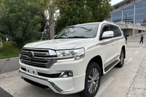 兰德酷路泽 丰田 5.7L VX-R 12气 底升(中东版)