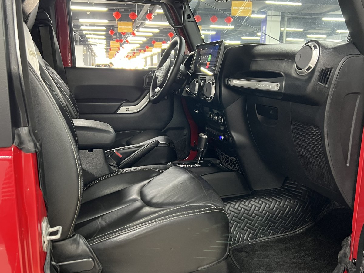 Jeep 牧馬人  2013款 3.6L Sahara 兩門版圖片