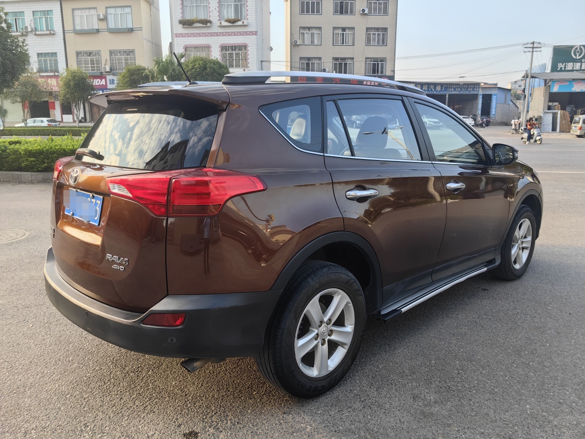 豐田 RAV4  2018款 榮放 2.0L CVT四驅(qū)新銳版圖片