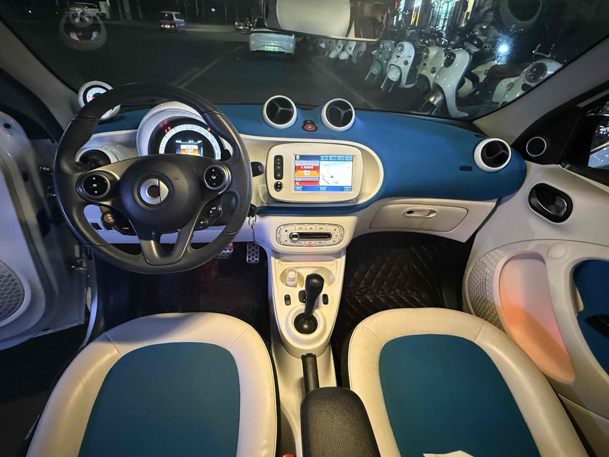 smart forfour  2016款 0.9T 66千瓦極致版圖片