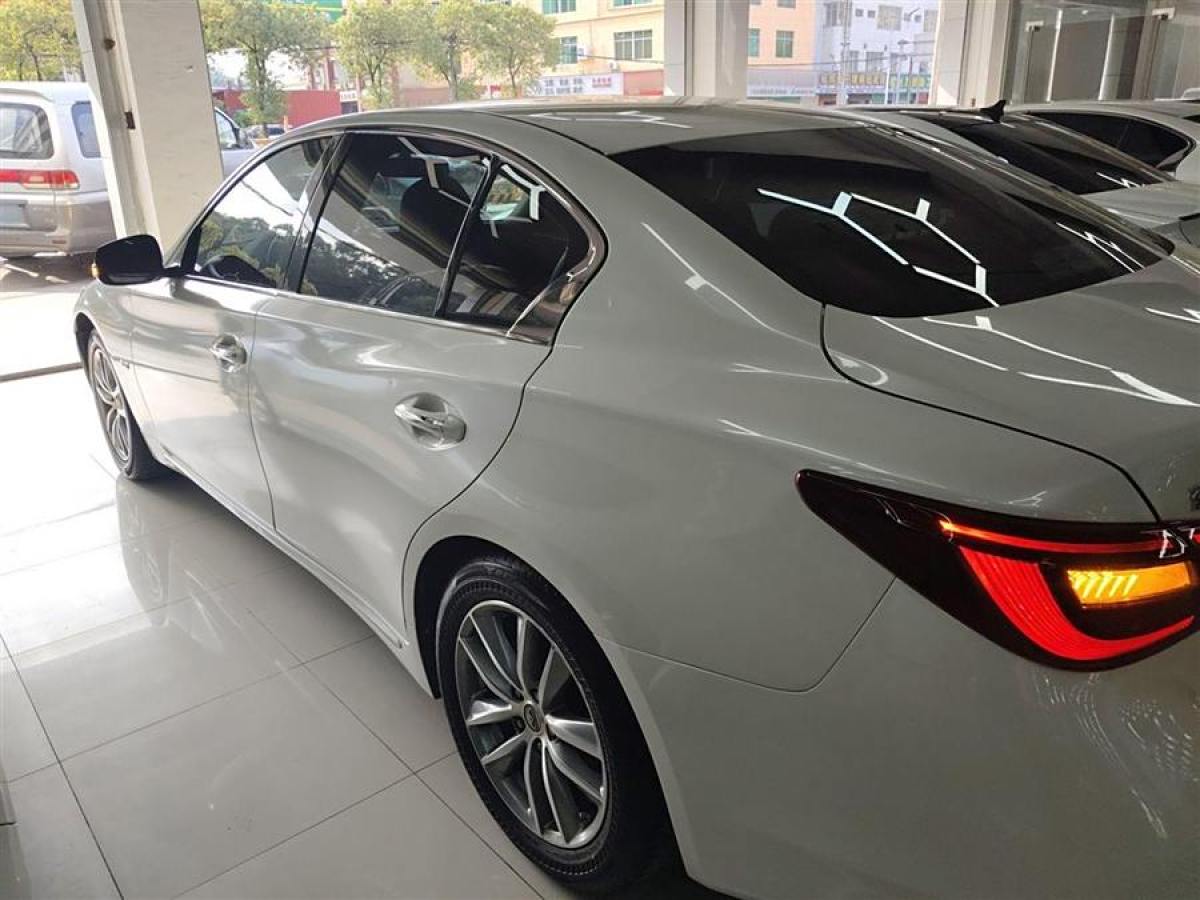 英菲尼迪 Q50L  2022款 2.0T 舒適版圖片