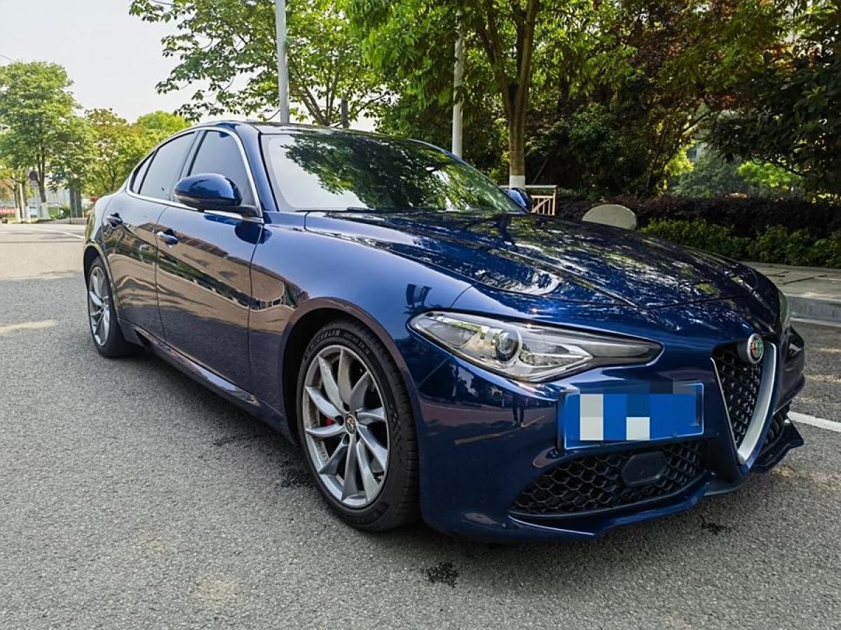 2017年10月阿爾法·羅密歐 Giulia  2017款 2.0T 200HP 豪華版