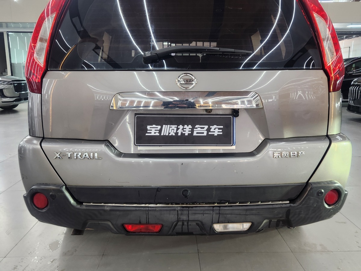 日產(chǎn) 奇駿  2012款 2.5L 手動豪華版 4WD圖片