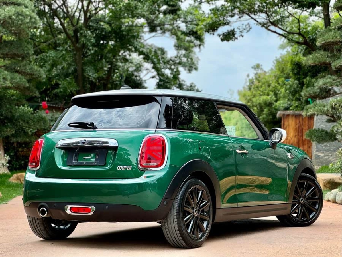 MINI MINI  2020款 1.5T COOPER 藝術(shù)家圖片