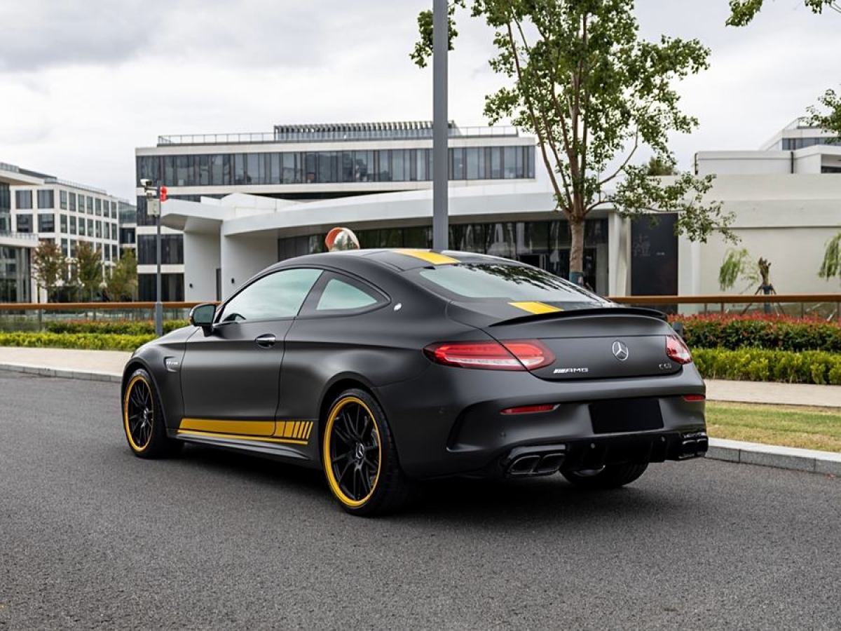 奔馳 奔馳C級AMG  2021款 AMG C 63 轎跑車 暗夜特別版圖片