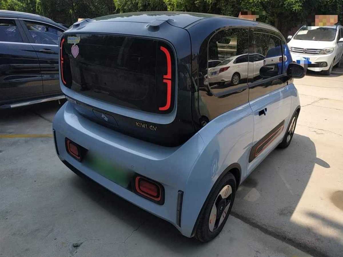 寶駿 寶駿KiWi EV  2021款 藝術(shù)家 三元鋰圖片