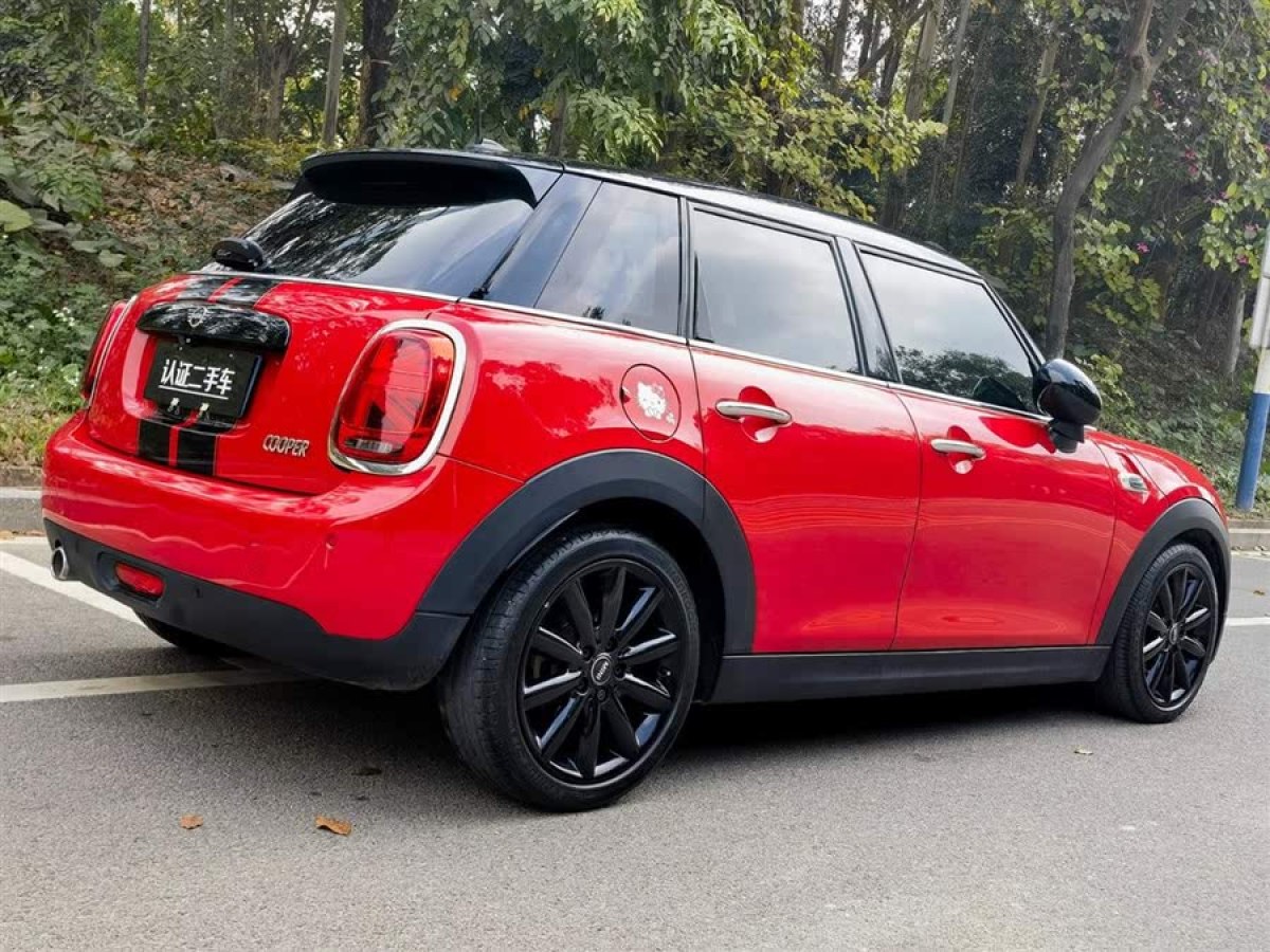 MINI MINI  2018款 1.5T COOPER 藝術(shù)家 五門版圖片