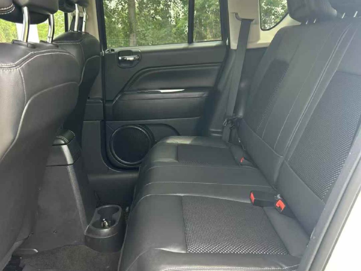 Jeep 指南者  2014款 2.0L 兩驅(qū)都市版圖片