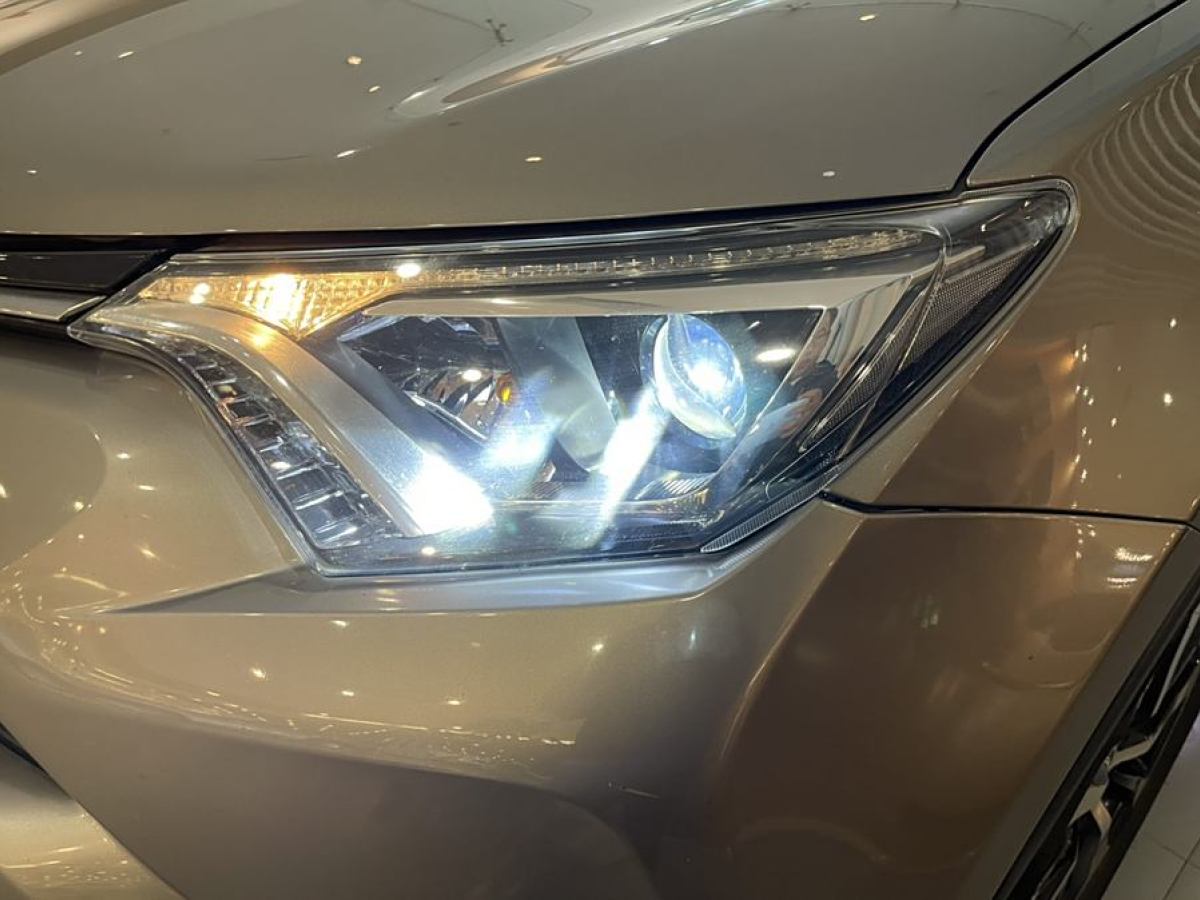 豐田 RAV4榮放  2019款  2.0L CVT兩驅(qū)舒適版 國VI圖片