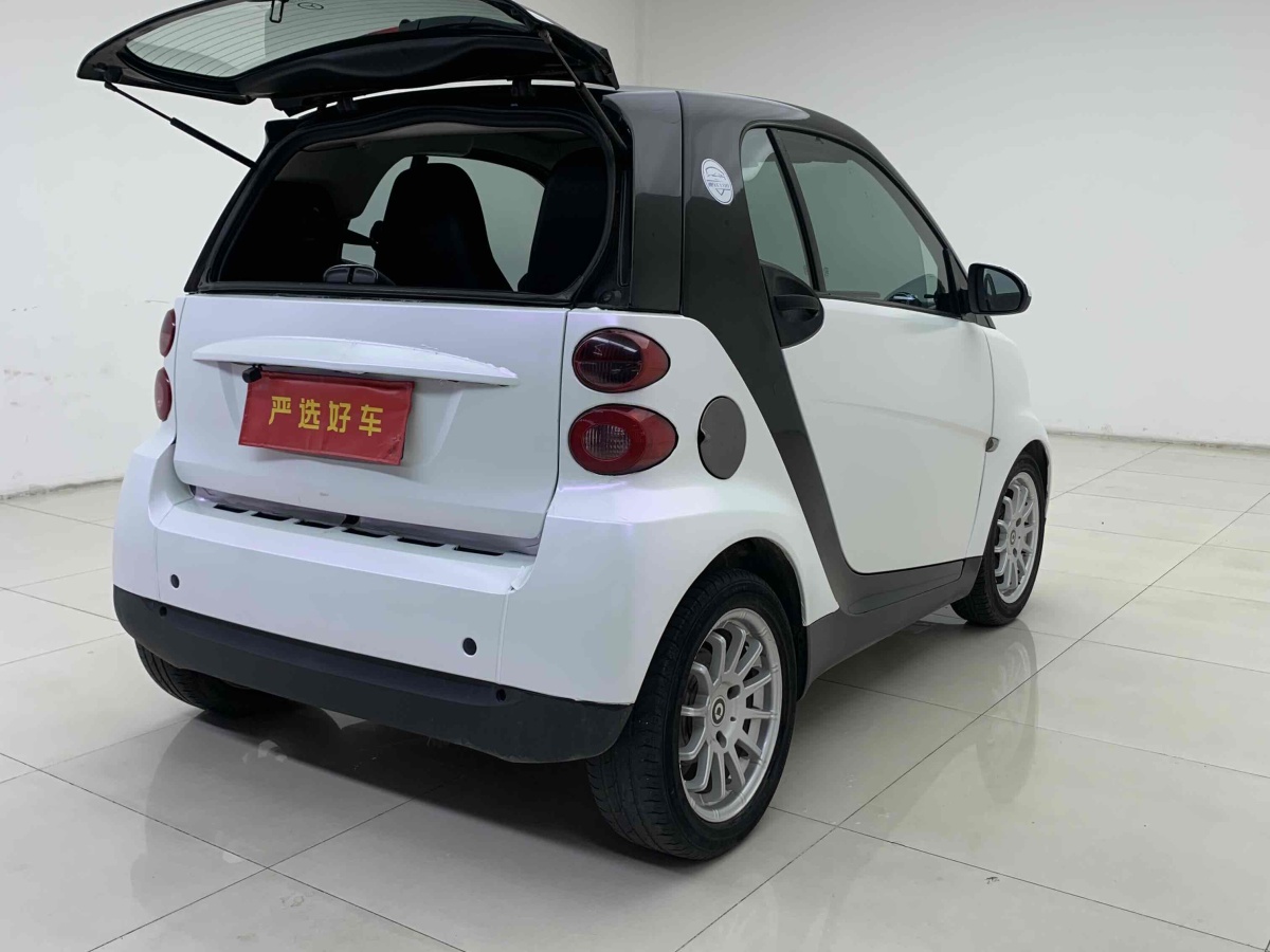 smart fortwo  2011款 1.0 MHD 硬頂標(biāo)準(zhǔn)版圖片