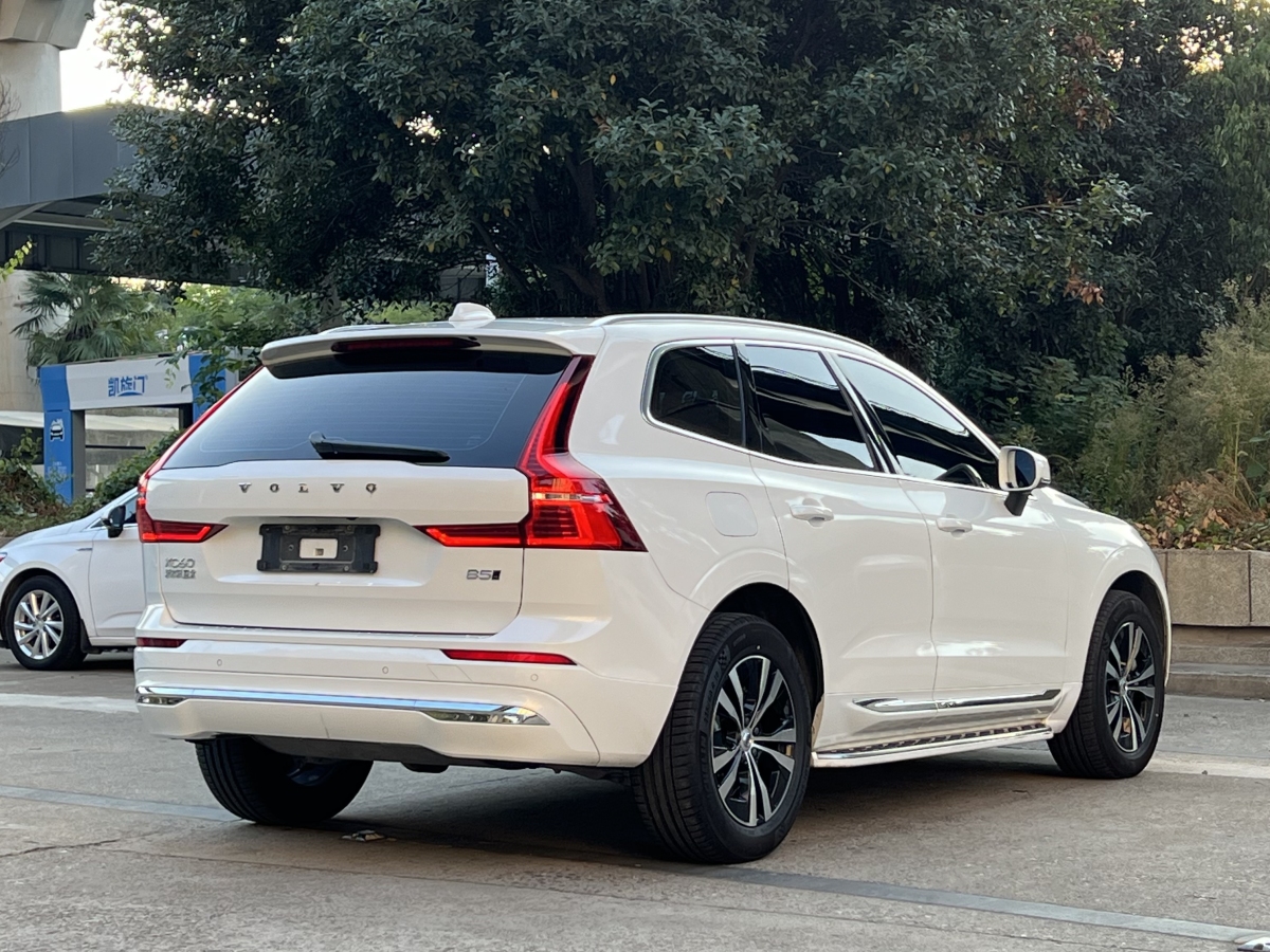 沃爾沃 XC60  2023款 B5 四驅(qū)智逸運(yùn)動(dòng)版圖片