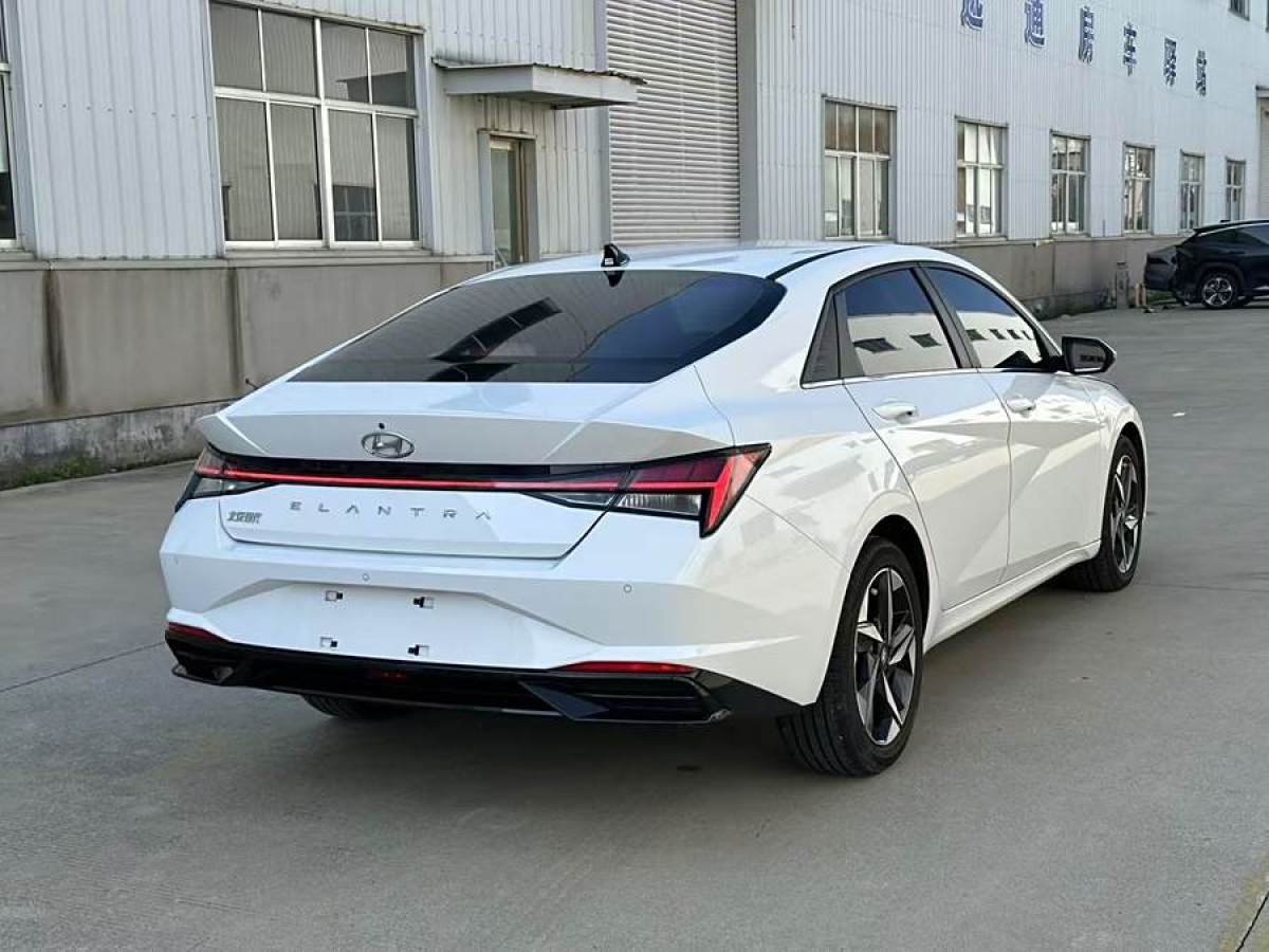 現(xiàn)代 伊蘭特  2022款 1.5L CVT LUX尊貴版圖片