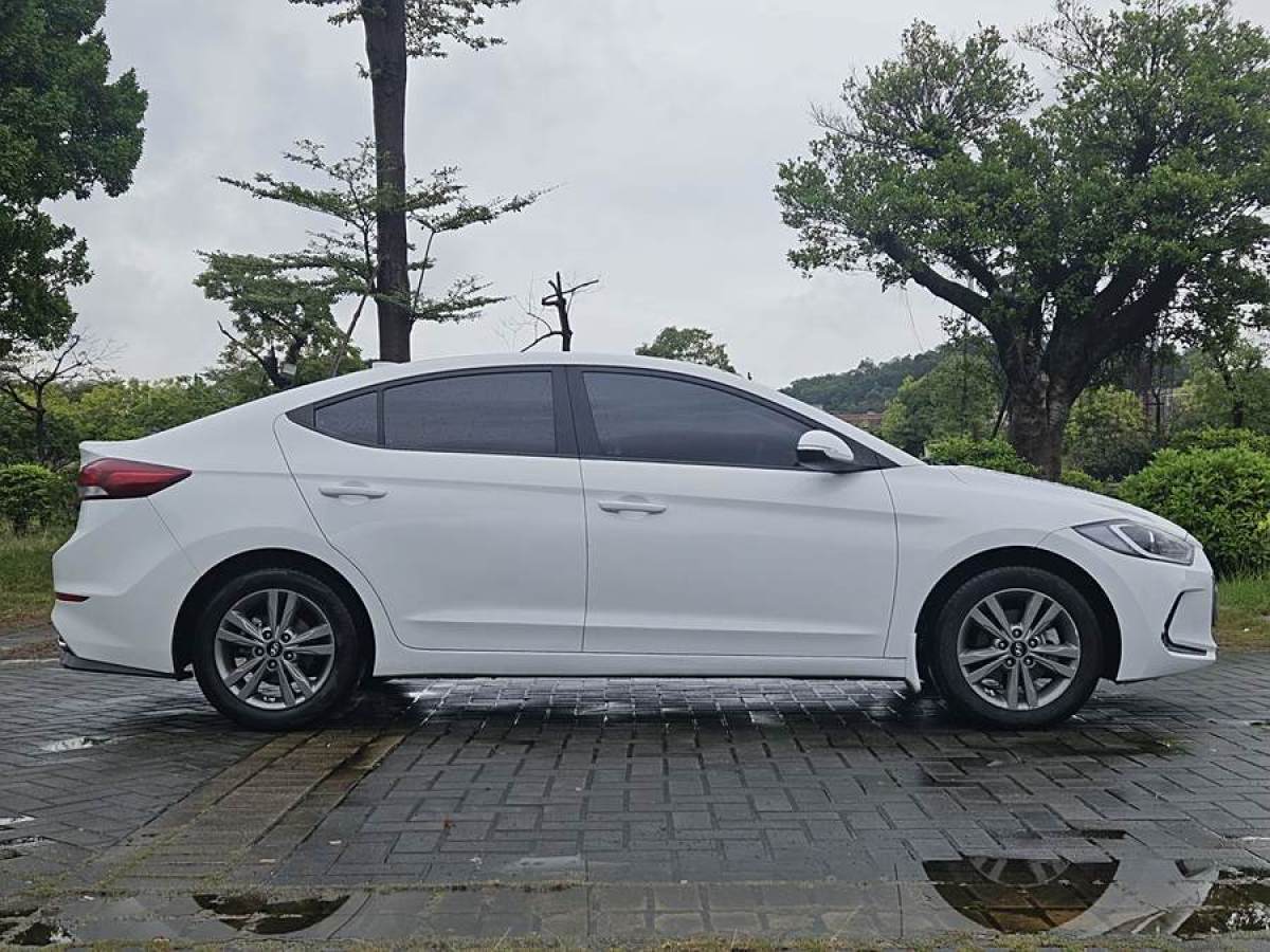 現(xiàn)代 領(lǐng)動  2016款 1.6L 手動智炫?青春型圖片