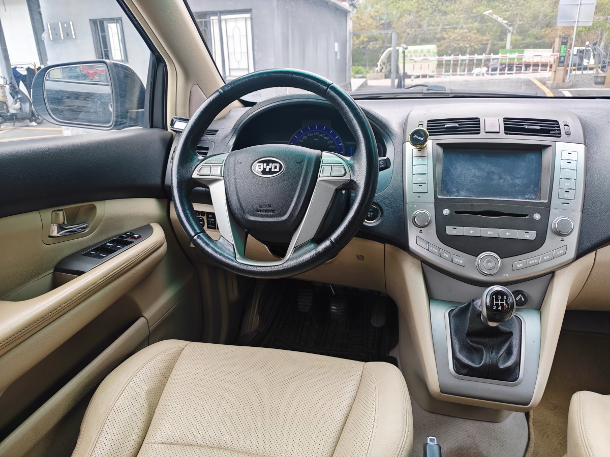 比亞迪 S6  2013款 白金版 2.0L 手動豪華型圖片