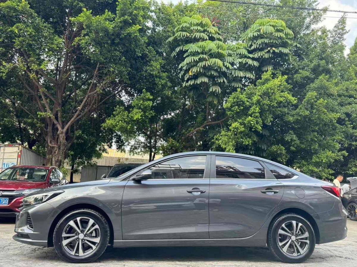 長(zhǎng)安 逸動(dòng)  2020款 PLUS 1.6L GDI 手動(dòng)豪華型圖片