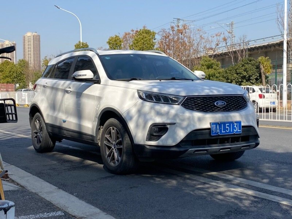 福特 領(lǐng)界  2019款 EcoBoost 145 CVT尊領(lǐng)型圖片