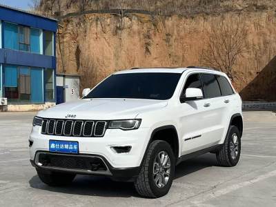 2018年3月 Jeep 大切諾基(進(jìn)口) 3.6L 精英導(dǎo)航版圖片