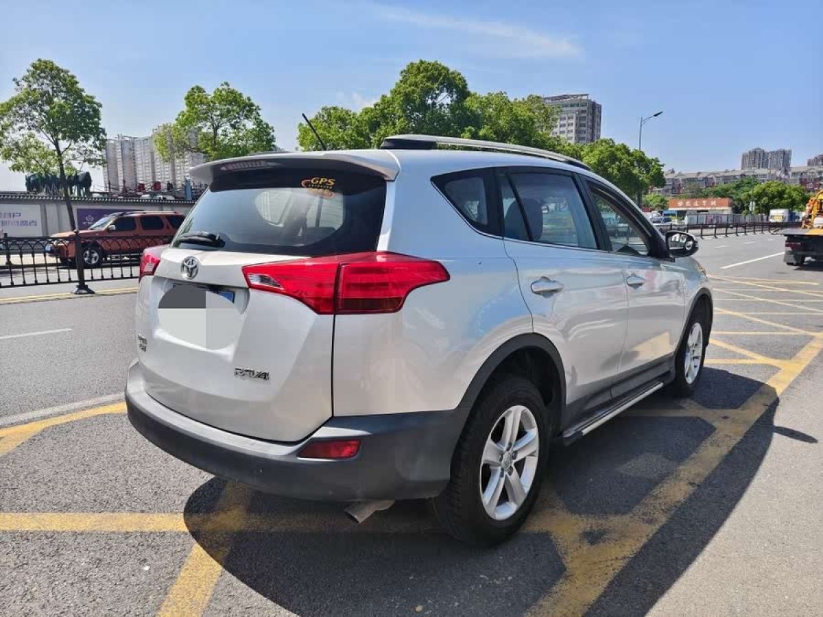 豐田 RAV4榮放  2013款 2.0L 手動兩驅(qū)都市版圖片