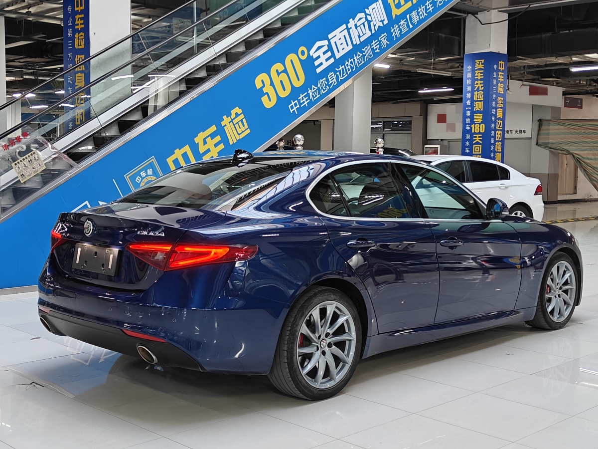 阿爾法·羅密歐 Giulia  2019款  2.0T 280HP 豪華版圖片