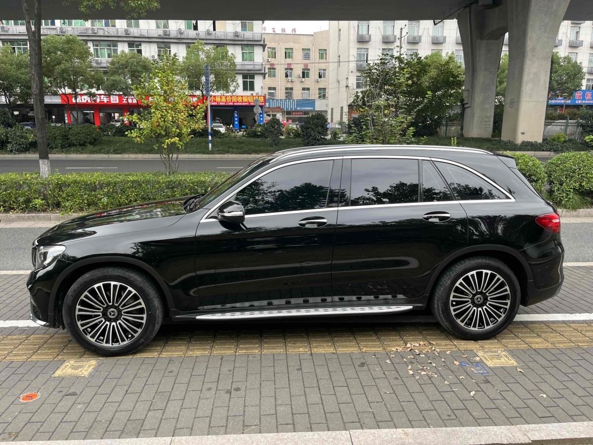 2019年4月奔馳 奔馳GLC  2019款 改款 GLC 260 L 4MATIC 豪華型