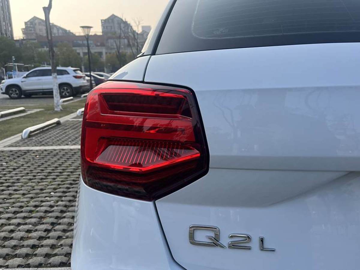 奧迪 奧迪Q2L  2021款 35 TFSI 時(shí)尚致雅型圖片