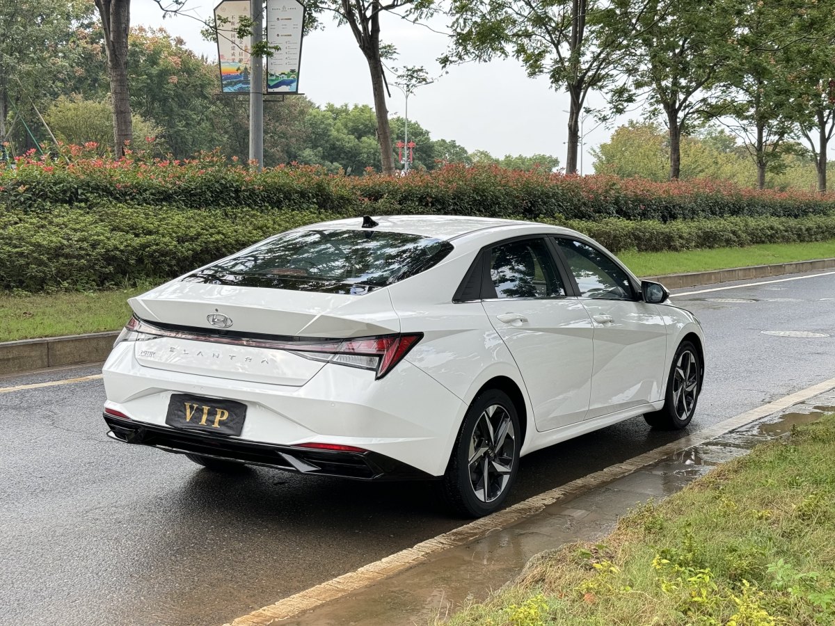 現(xiàn)代 伊蘭特  2021款 1.5L LUX尊貴版圖片