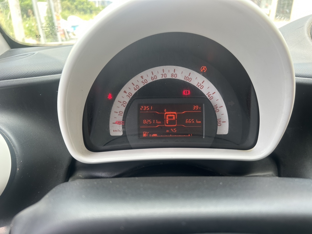 2016年3月smart fortwo  2015款 1.0L 52千瓦硬頂激情版