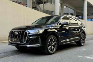 奥迪Q7 奥迪 55 TFSI quattro S line运动型