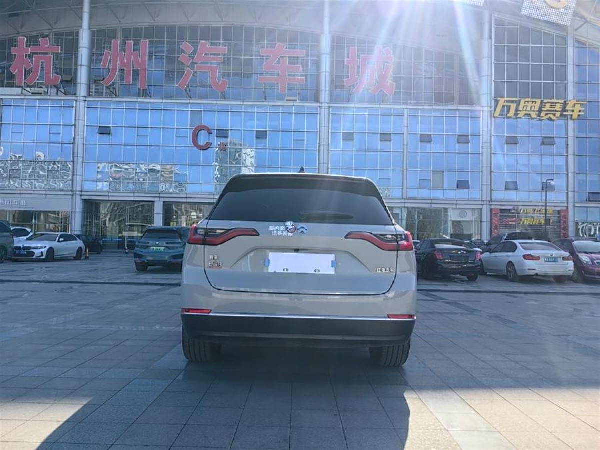 蔚來 ES8  2020款 580KM 基準(zhǔn)版 六座版圖片