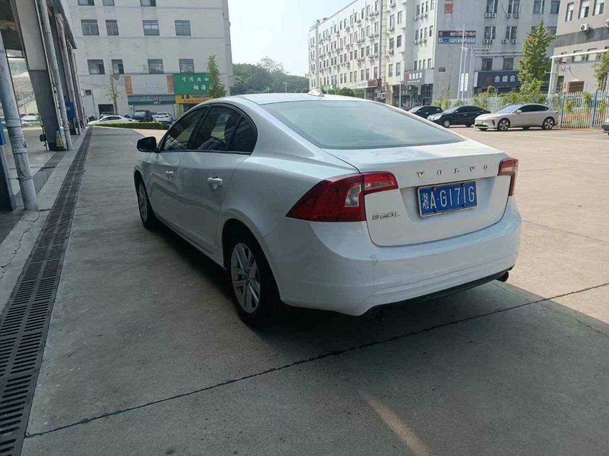 沃爾沃 S60  2015款 L 2.0T 智行版圖片