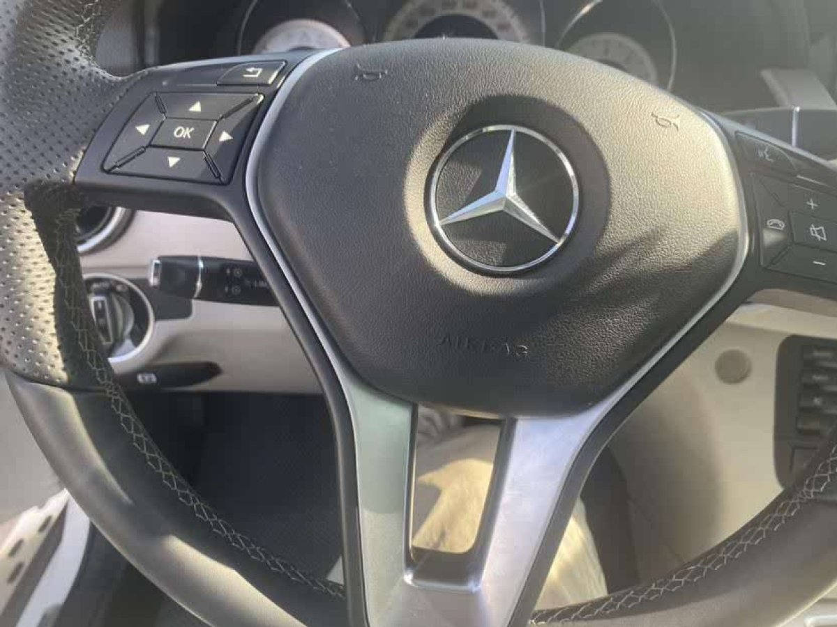 奔馳 奔馳GLK級  2013款 改款 GLK 300 4MATIC 豪華型圖片