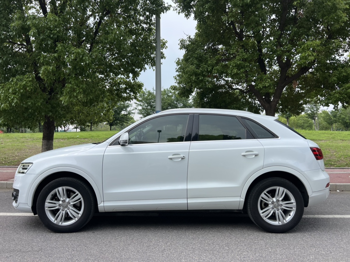 奧迪 奧迪Q3  2015款 35 TFSI 百萬(wàn)紀(jì)念舒享型圖片