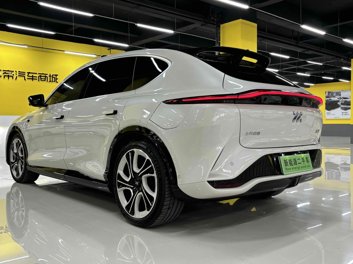 智己 智己LS7  2023款 100kWh Pro四驅(qū)版圖片