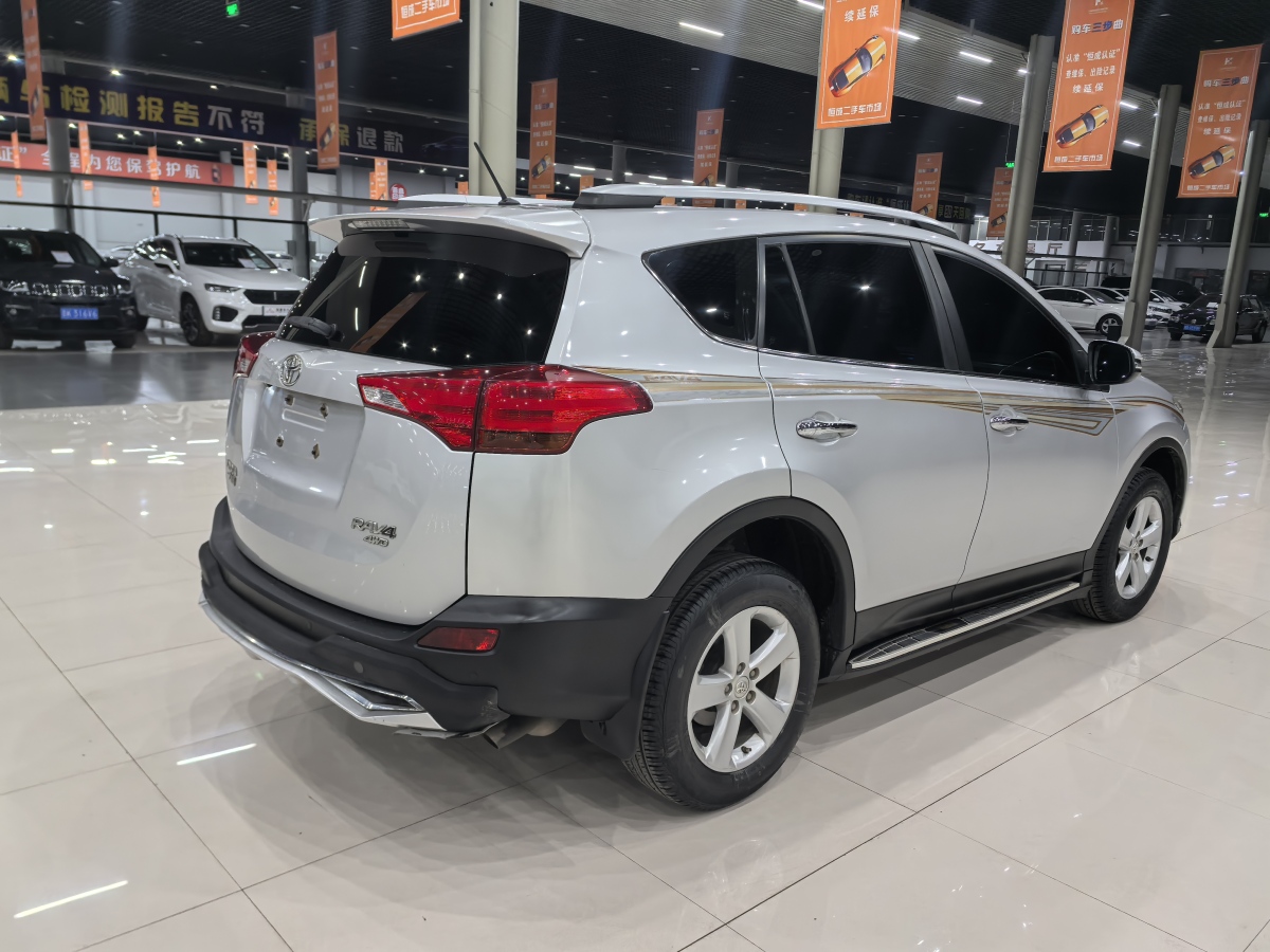 豐田 RAV4  2016款 榮放 2.0L CVT四驅(qū)新銳版圖片