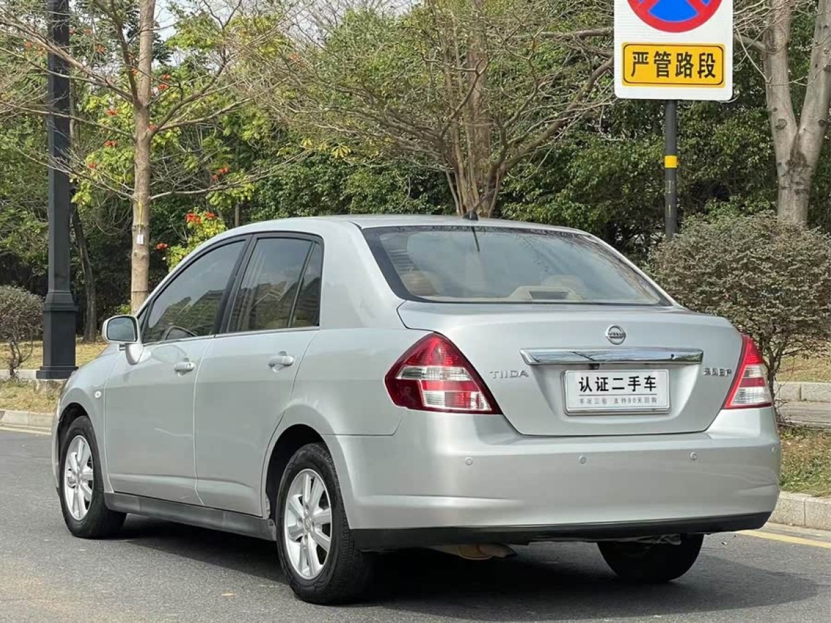 日產(chǎn) 頤達(dá)  2009款 1.6L 自動(dòng)科技版圖片