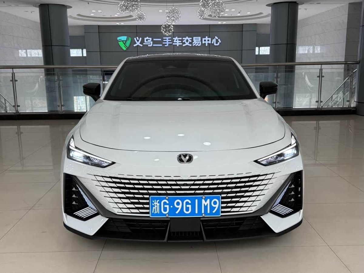 長(zhǎng)安 長(zhǎng)安UNI-V  2023款 1.5T 智慧領(lǐng)航型圖片