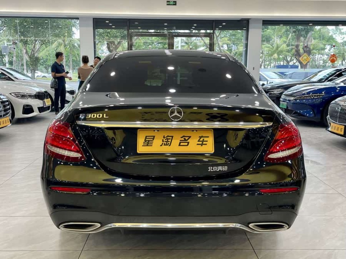 奔馳 奔馳E級(jí)  2019款 改款 E 300 L 運(yùn)動(dòng)豪華型圖片