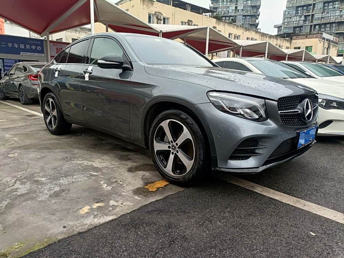 2017年4月奔馳 奔馳GLC  2022款 改款 GLC 300 4MATIC 轎跑SUV