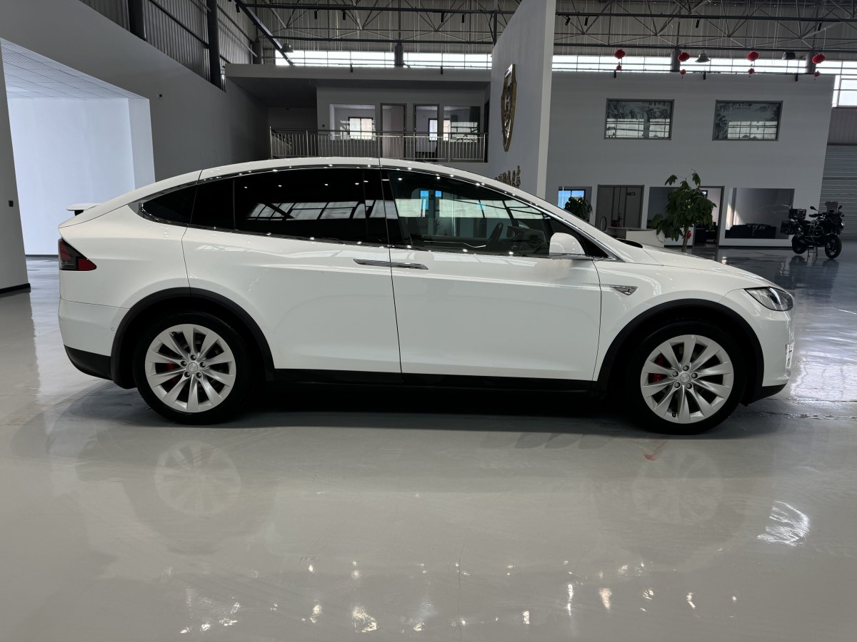 特斯拉 Model X  2016款 Model X P90D圖片