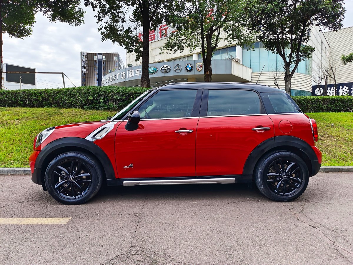 2016年11月MINI COUNTRYMAN  2016款 1.6T COOPER ALL4 Fun裝備控