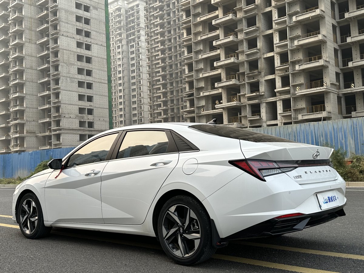 2021年5月現(xiàn)代 伊蘭特  2021款 1.5L LUX尊貴版